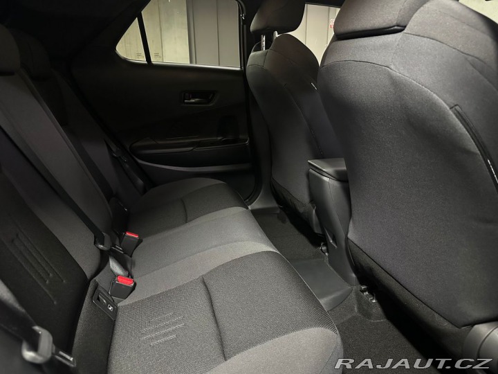 Toyota C-HR Style 2.0 Hybrid 135kW E- 2025