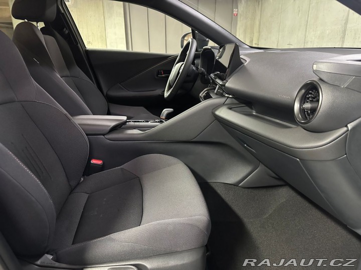 Toyota C-HR Style 2.0 Hybrid 135kW E- 2025