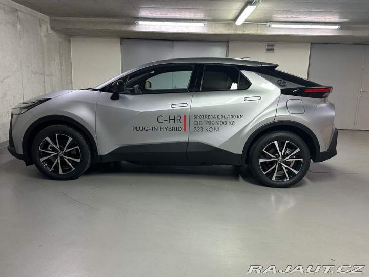 Toyota C-HR Style 2.0 Hybrid 135kW E- 2025