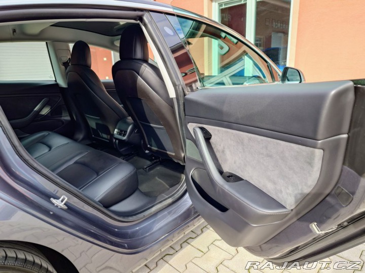 Tesla Model 3 L. Range D. Motor 366 kW 2020