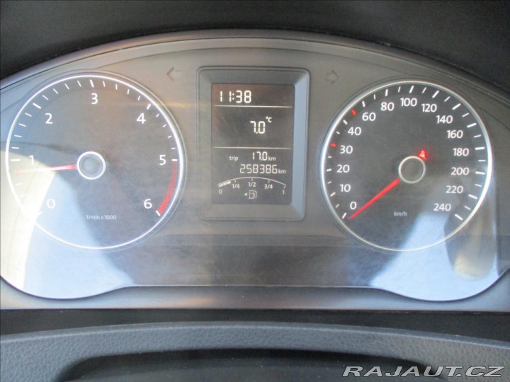 Volkswagen Transporter 2,0 TDi Bluemotion 5míst 2013