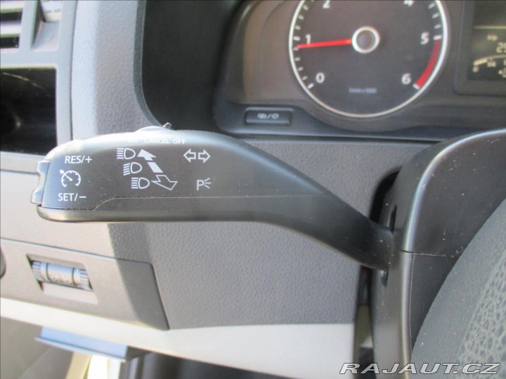 Volkswagen Transporter 2,0 TDi Bluemotion 5míst 2013