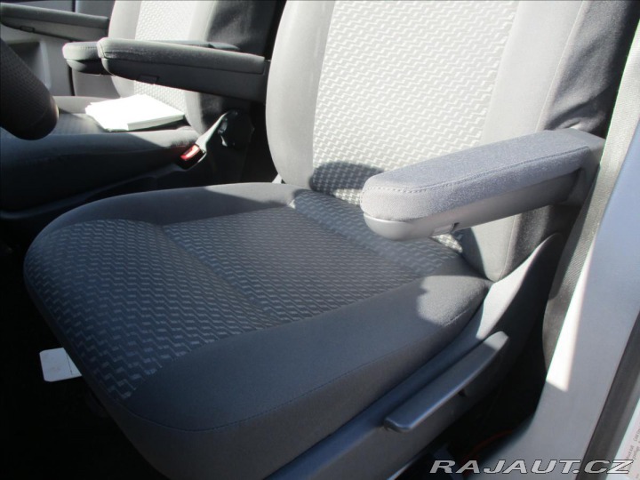 Volkswagen Transporter 2,0 TDi Bluemotion 5míst 2013