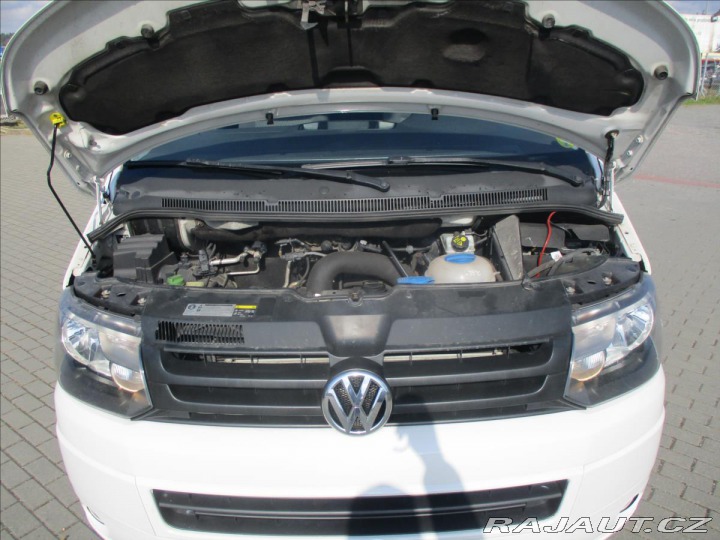 Volkswagen Transporter 2,0 TDi Bluemotion 5míst 2013