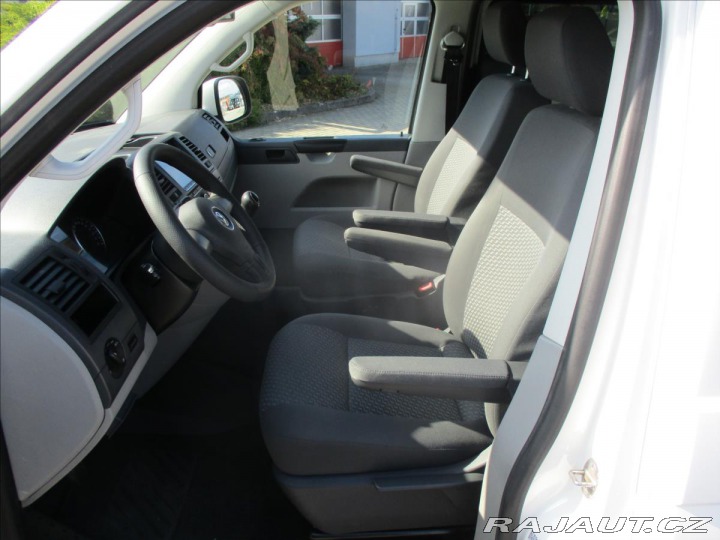 Volkswagen Transporter 2,0 TDi Bluemotion 5míst 2013
