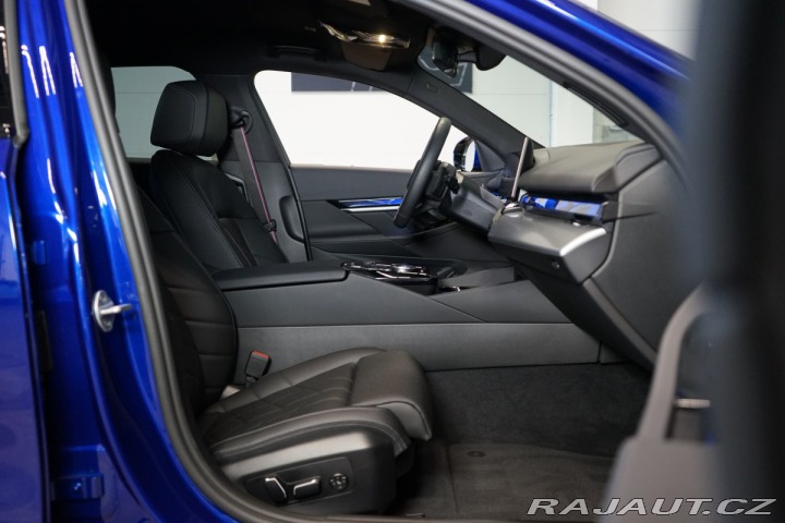 BMW 5 40d*xDRIVE*360*ZÁRUKA*NEZ 2025