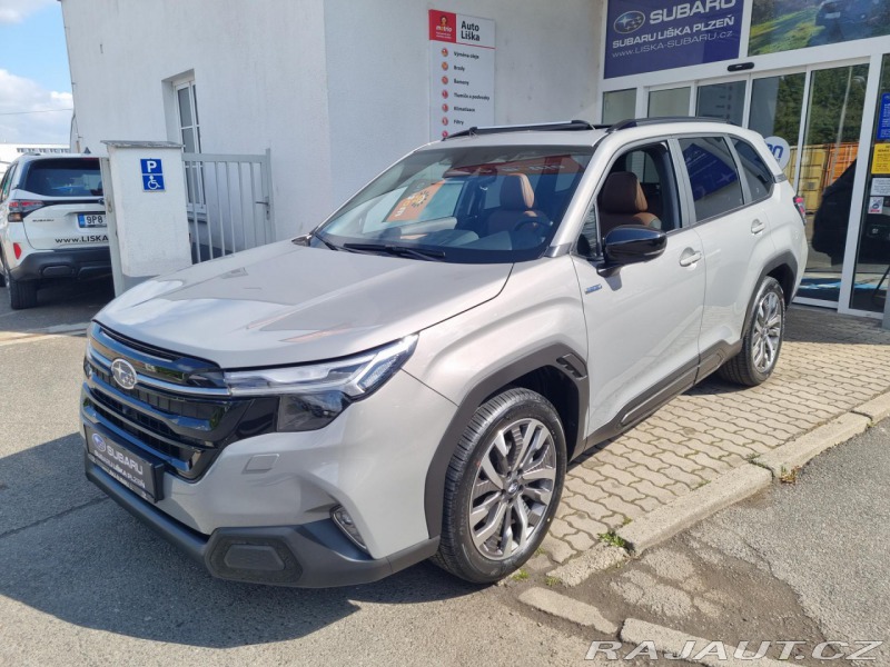 Subaru Forester 2,0i CVT TOURING + zimní