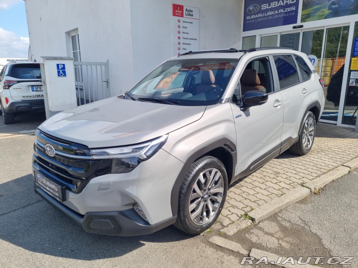 Subaru Forester 2,0i CVT TOURING + zimní 2025