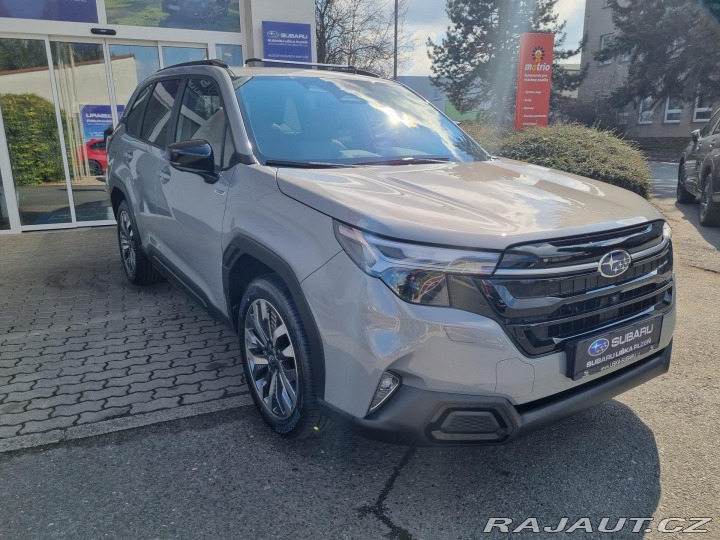 Subaru Forester 2,0i CVT TOURING + zimní 2025