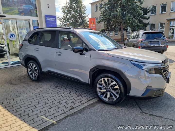 Subaru Forester 2,0i CVT TOURING + zimní 2025
