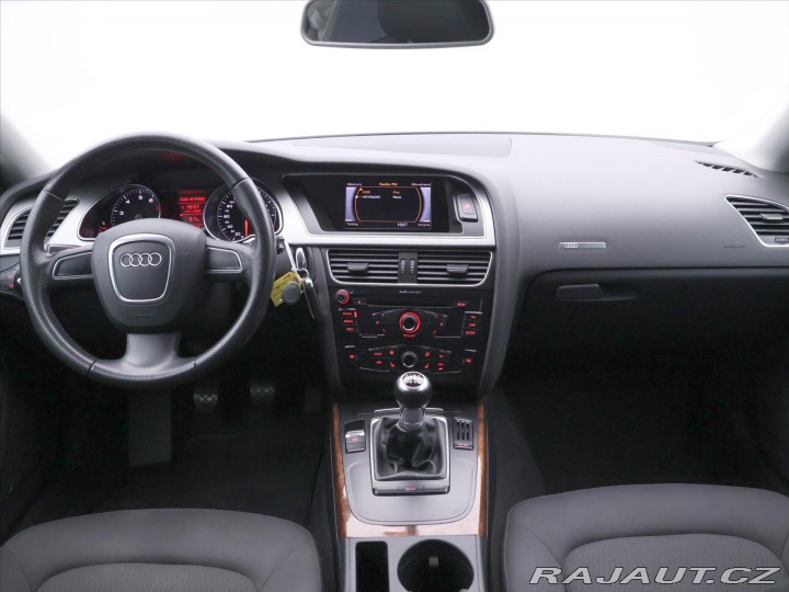 Audi A5 2,0 TFSI 132kW Xenon 1.Ma 2011