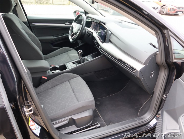 Volkswagen Golf 1,0 TSI ČR 1 MAJITEL 2021