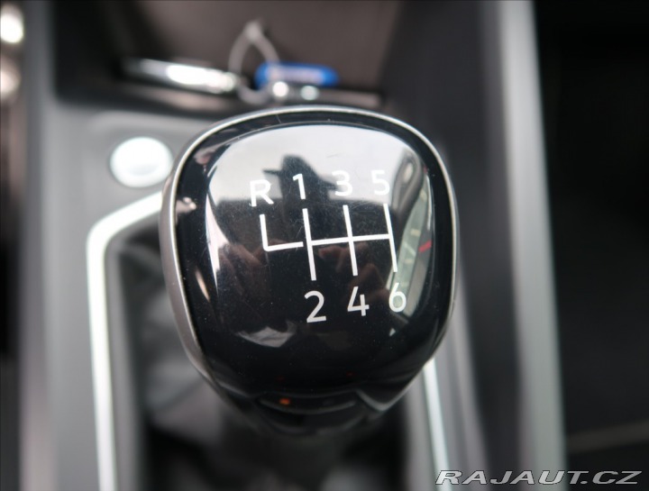 Volkswagen Golf 1,0 TSI ČR 1 MAJITEL 2021