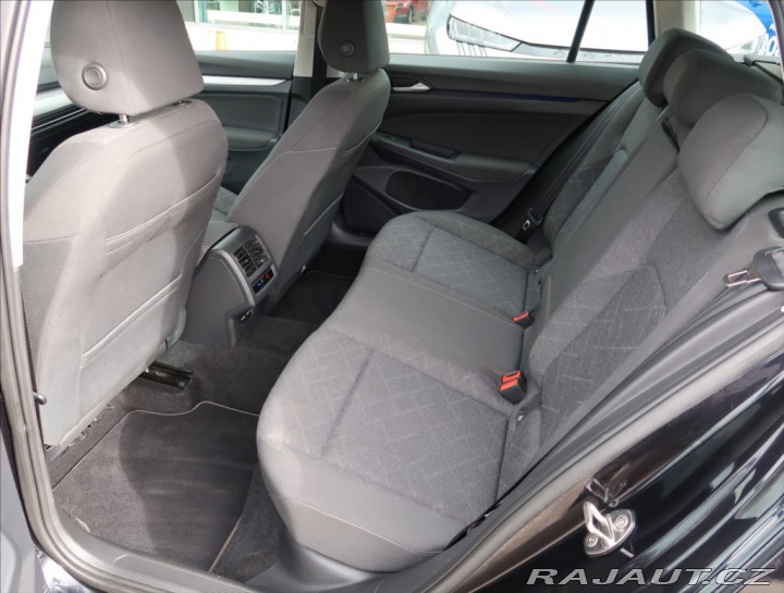 Volkswagen Golf 1,0 TSI ČR 1 MAJITEL 2021