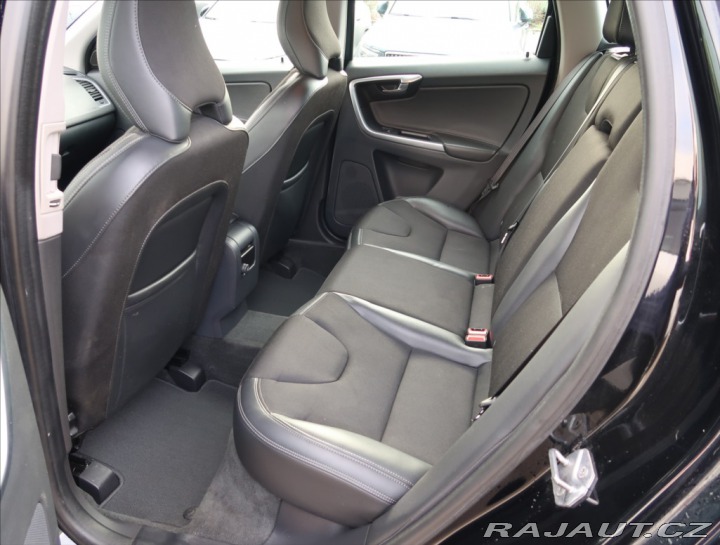 Volvo XC60 2,4 D4 AUT AWD MOMENTUM 2016