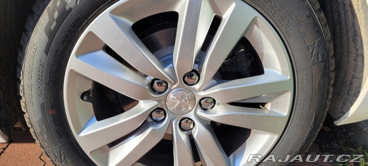 Peugeot 308 1,6 blue HDi, r.v. 2015 2015
