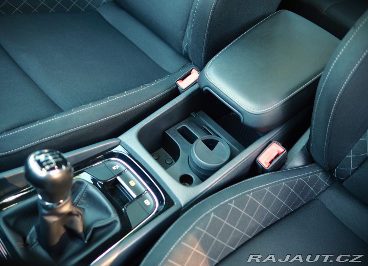 Škoda Karoq 1.6 TDi,1/2019- RESERVÉ 2019