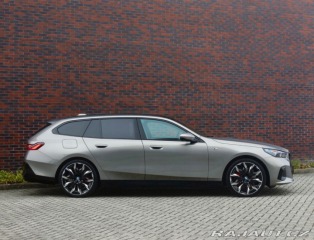 BMW 5 Touring  550e  xDrive | M 2025