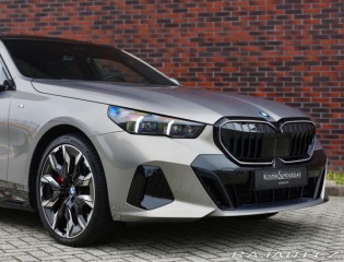 BMW 5 Touring  550e  xDrive | M 2025
