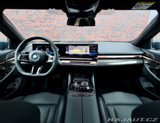 BMW 5 Touring  550e  xDrive | M 2025