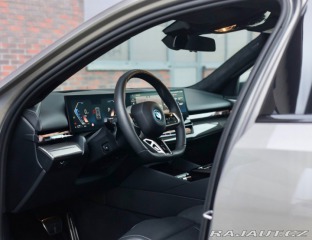 BMW 5 Touring  550e  xDrive | M 2025