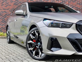 BMW 5 Touring  550e  xDrive | M 2025