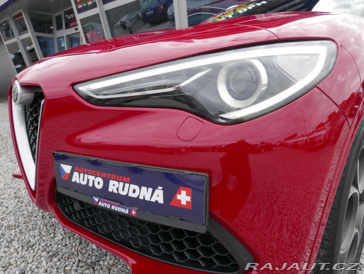 Alfa Romeo Stelvio 2,0i Turbo 280 Q4 REZERVA 2017