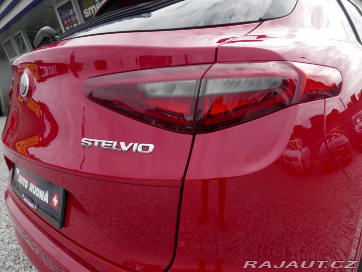 Alfa Romeo Stelvio 2,0i Turbo 280 Q4 REZERVA 2017