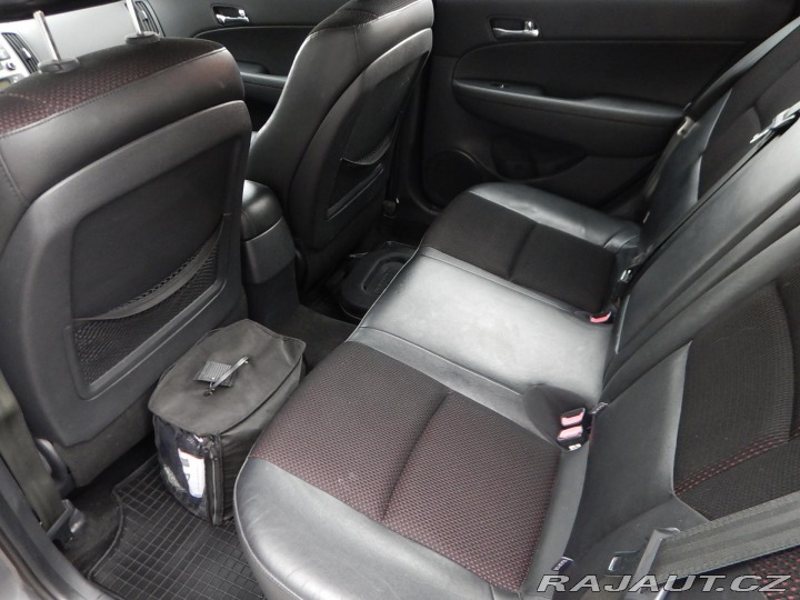 Hyundai i30 1.6 CRdi 85kw ,klima  OK 2011