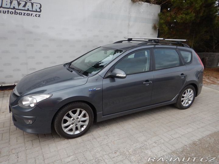 Hyundai i30 1.6 CRdi 85kw ,klima  OK 2011