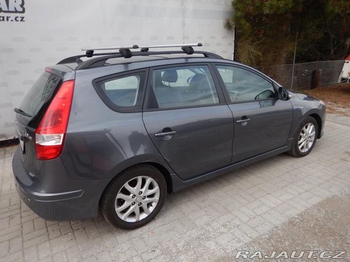 Hyundai i30 1.6 CRdi 85kw ,klima  OK 2011