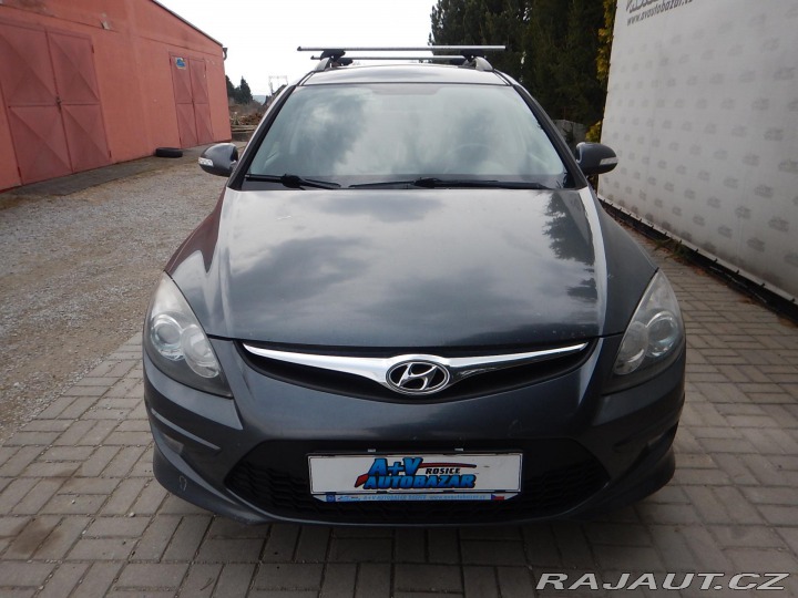 Hyundai i30 1.6 CRdi 85kw ,klima  OK 2011