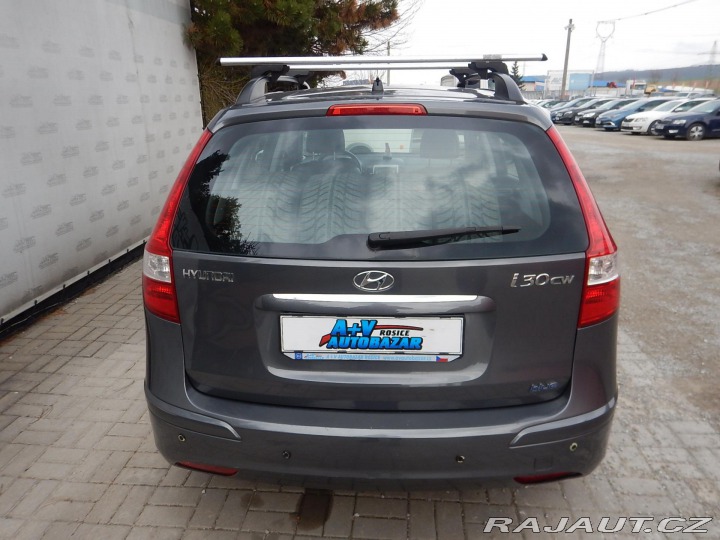 Hyundai i30 1.6 CRdi 85kw ,klima  OK 2011