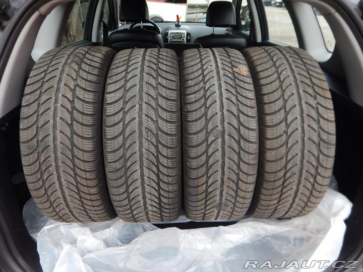 Hyundai i30 1.6 CRdi 85kw ,klima  OK 2011
