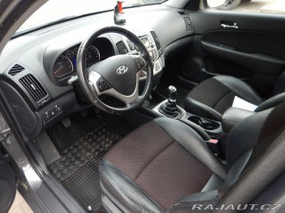 Hyundai i30 1.6 CRdi 85kw ,nová STK 2011