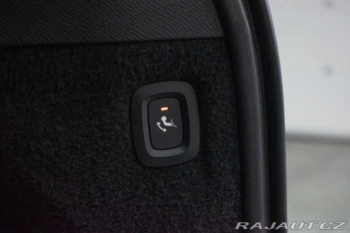 Volvo XC90 B5 INSCRIPTION*TAŽNÉ*7.MÍ 2019