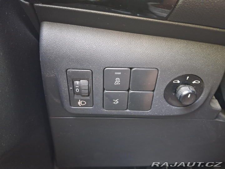 Peugeot 301 1,6 VTi 2013