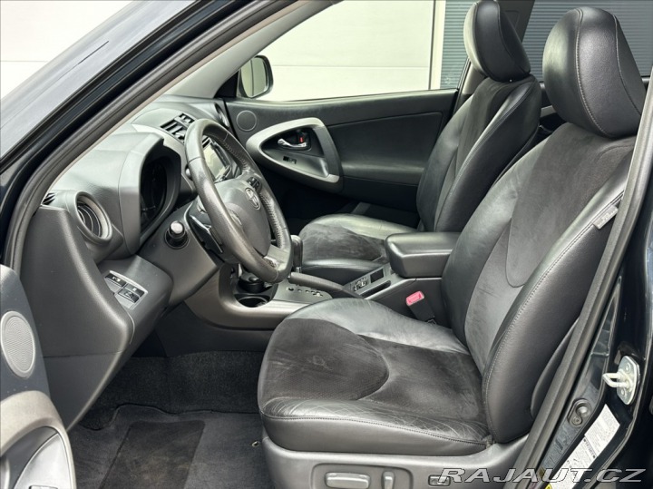Toyota RAV4 2,0 158PS Travel A/T 4x4 2012