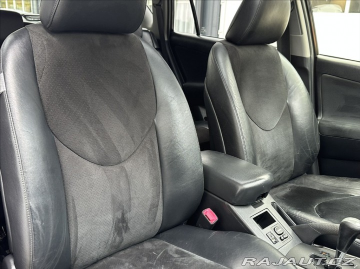 Toyota RAV4 2,0 158PS Travel A/T 4x4 2012