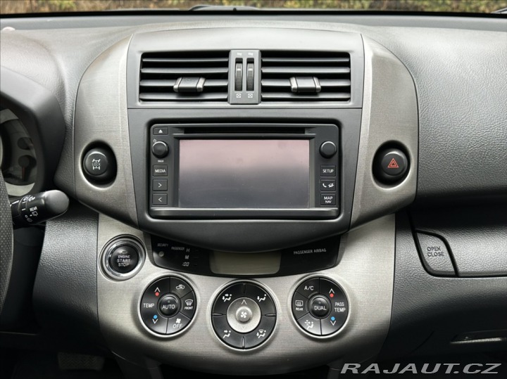 Toyota RAV4 2,0 158PS Travel A/T 4x4 2012