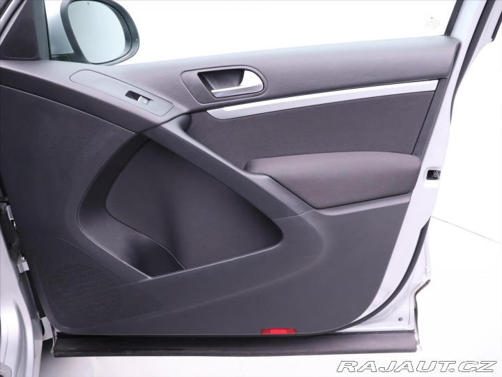 Volkswagen Tiguan 2,0 TDI DSG 4x4 CZ R-Line 2015