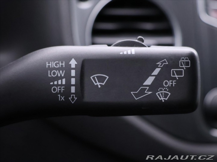 Volkswagen Tiguan 2,0 TDI DSG 4x4 CZ R-Line 2015