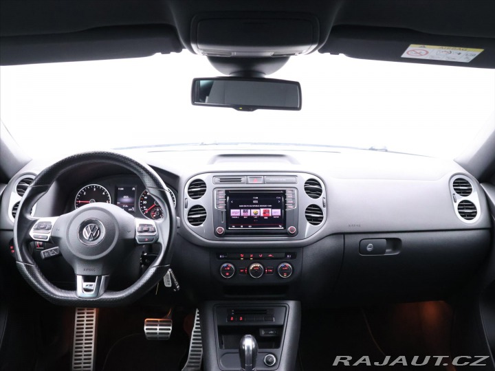 Volkswagen Tiguan 2,0 TDI DSG 4x4 CZ R-Line 2015