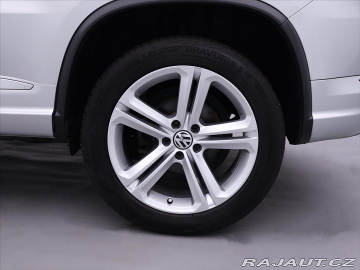 Volkswagen Tiguan 2,0 TDI DSG 4x4 CZ R-Line 2015