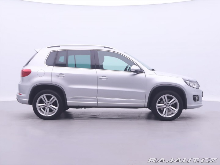 Volkswagen Tiguan 2,0 TDI DSG 4x4 CZ R-Line 2015