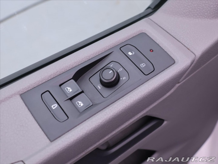 Volkswagen Transporter 2,0 TDI 110kW DSG 9-Míst 2020