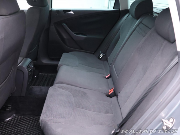 Volkswagen Passat 2,0 TDI 103kW DSG Klima T 2007