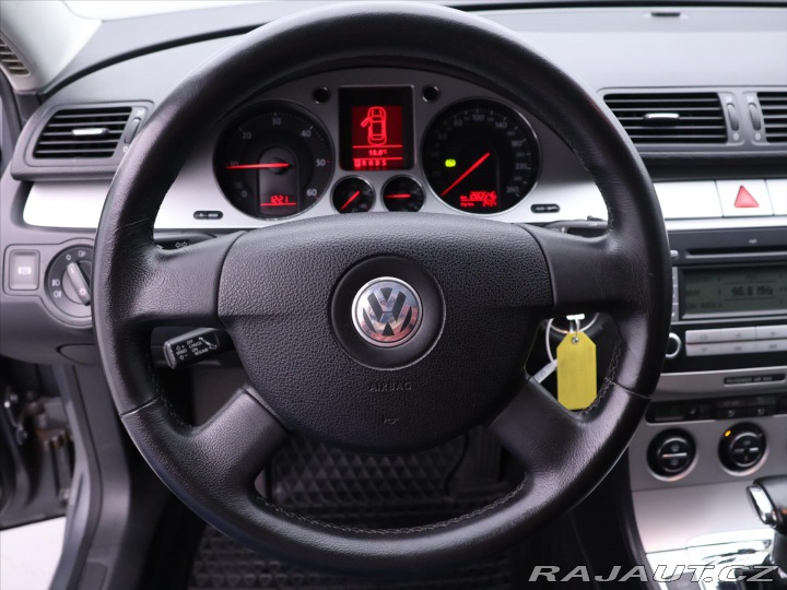 Volkswagen Passat 2,0 TDI 103kW DSG Klima T 2007