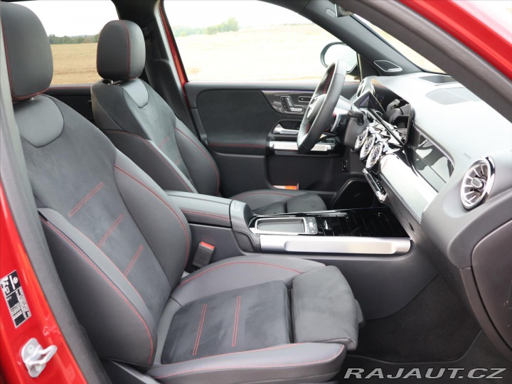 Mercedes-Benz GLB 2,0 220 4Matic AMG Premiu 2025