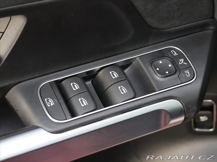 Mercedes-Benz GLB 2,0 220 4Matic AMG Premiu 2025